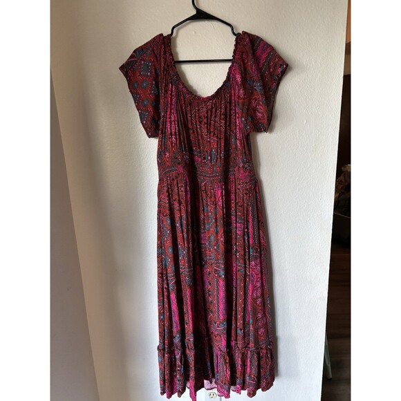 torrid Dresses & Skirts - Torrid Women's Flirty Colorful Midi. Short Sleeve. Size 0 Plus
